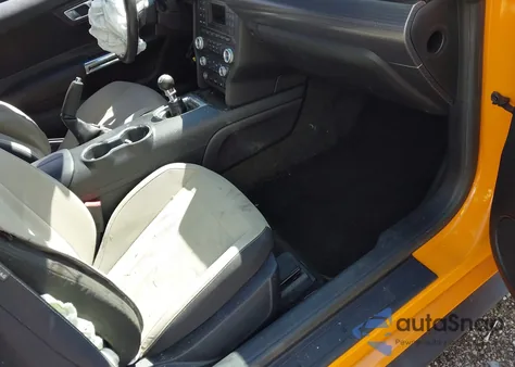 2018 Ford Mustang Ecoboost z USA, uszkodzony, nr VIN 1FA6P8TH7J5126064